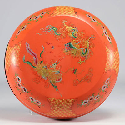 Large covered box in Fuzhou lacquer with phoenix decoration