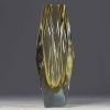 Flavio POLI (1900-1984) pour Luigi Mandruzzato Murano - Vase verre submergé à facettes géométriques, de couleur jaune, vers 1950-60.