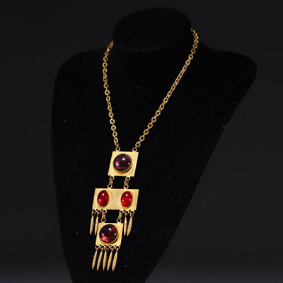 Roger SCEMAMA (1898-1989) attr. to for Yves Saint Laurent, necklace in gilt metal and glass cabochons, unsigned.