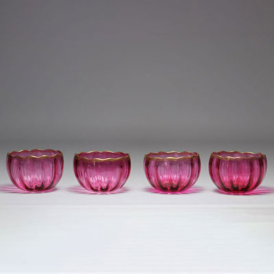 Nineteenth century pink and gilding finger bowl