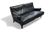 Eugenio GERLI (1923-2013) Black leather two-seater sofa published by Tecno around 1960.