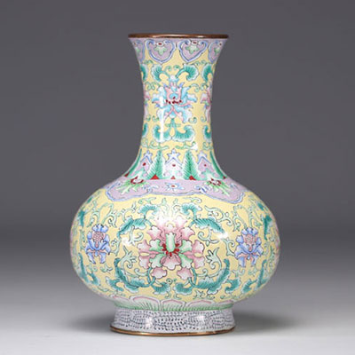 Vase en émail de chine époque république