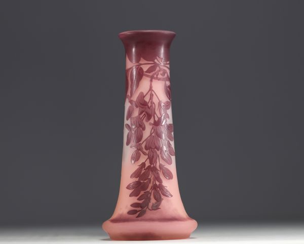 Émile GALLÉ (1846-1904) Acid-etched multi-layered glass vase decorated with wisteria, signed.