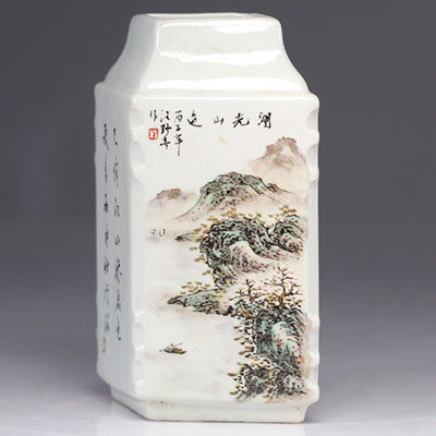 Chinese porcelain vase decorated with landscapes from Republic period