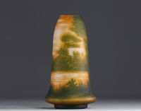 DEVEZ - Camille Trutié de Varreux (1872-1942) Vase en verre multicouche dégagé à l'acide à décor champêtre et de lac, signé.