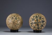 Rare pair of engraved ostrich eggs, British colonisation of the Americas, 18th-19th century.