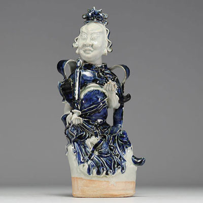 Chine - Divinité en porcelaine blanc bleu, époque Ming