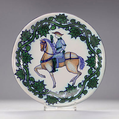 Pietro MELANDRI (1885-1976) plat à décor d'un cavalier et son cheval du style renaissance