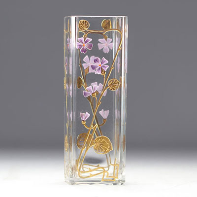 Vase Art Nouveau à décor de violettes emmaillées