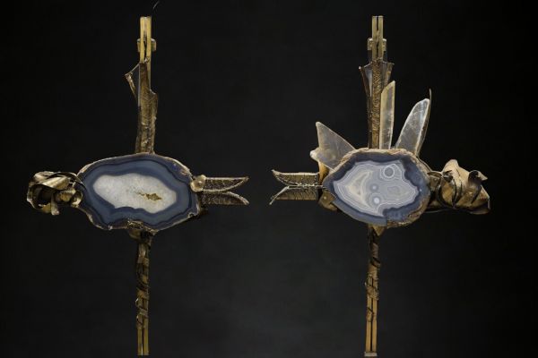 Marc D' HAENENS (XXth) Rare monumental pair of modernist sconces in bronze, steel and cerulean blue crystal geodes, circa 1970.