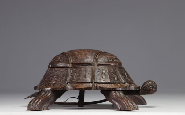 Wooden billiard spittoon in the shape of a turtle, late 19th century.