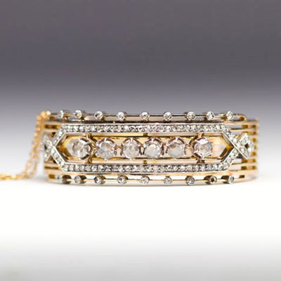 Bracelet en or rose et blanc 18k  et diamants (103 pierres pour un poids total de 5,40 carats).