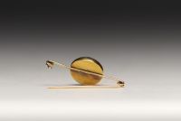 Edwardian brooch in 18K gold with Essex crystal