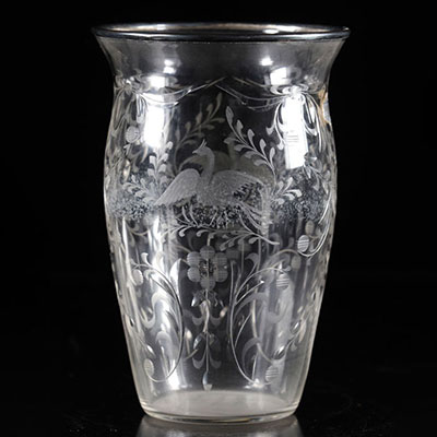 Vase en cristal dégagé à la roue, vers 1900