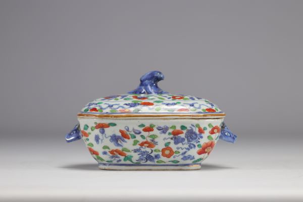 Terrine couverte Doucai de l'époque Kangxi (1661-1722)