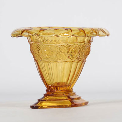 Val Saint Lambert Luxval Art Deco cup