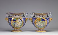 Pair of Urbino style earthenware basins with antique decoration, 19th century - Italian work