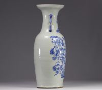 Vase en porcelaine de chine à décor de phénix sur un fond céladon du XIXe siècle