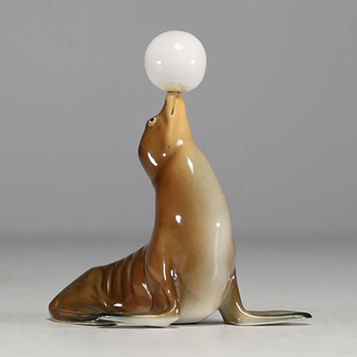 Volkstadt - ‘Juggling sea lion’ in polychrome porcelain, circa 1930.