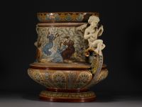 Villeroy & Boch Mettlach - Imposing and rare ceramic planter with figures on a mahogany saddle. Circa 1900.