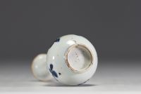 China - White-blue porcelain vase with flower design, Kangxi.