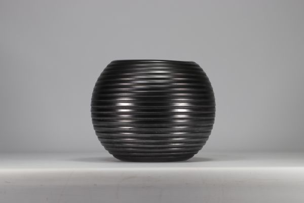 Villeroy & Boch, large black plant pot (V&B 701).