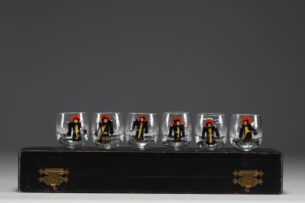 Eduard RAU Theresienthaler Cristallglasfabrik-Niederlage - Set of six enamelled glass liqueur glasses, Munich, 19th century.