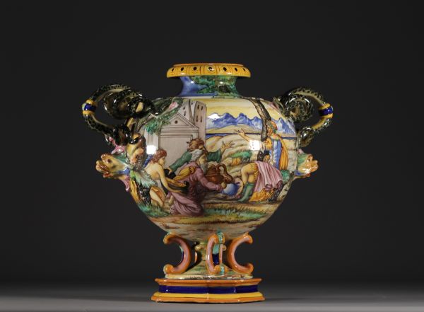 Albarello majolica urn vase decorated with antique scenes.