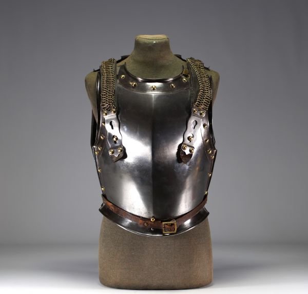 Cuirasse de cuirassier de la Garde impériale modèle 1855 en acier, plastron matriculé 161, taille 1.