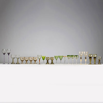 Moser Karlsbad - Set of blown wine glasses for a total of 23 pieces.