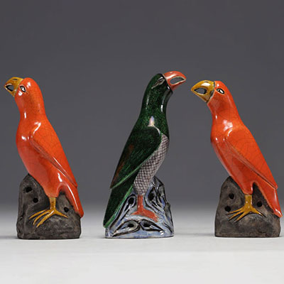 China - Glazed stoneware parrots, Qing dynasty.