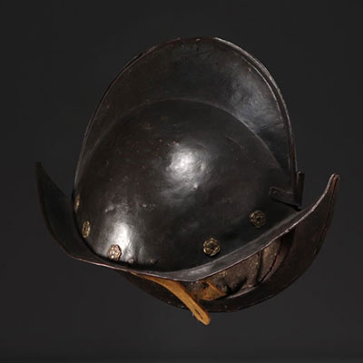 Casque Morion, Nuremberg, datant du XVIème siècle.