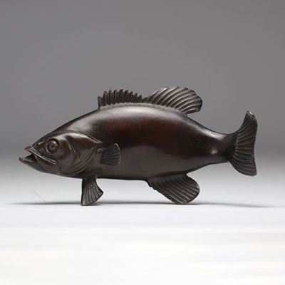 Bronze en forme d'un poisson provenant du Japon d'époque Meiji (明治時代)