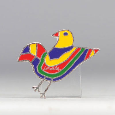 Guillaume Cornelis Van Beverloo dit  Corneille (1922-2010).  « Oiseau ».  1997.  Broche sculpture en métal argenté  et émaux de quatre couleurs.  Signée 