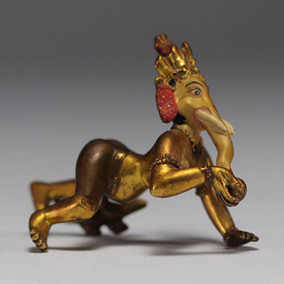 Chine -Tibet - Petite divinité en bronze polychrome.