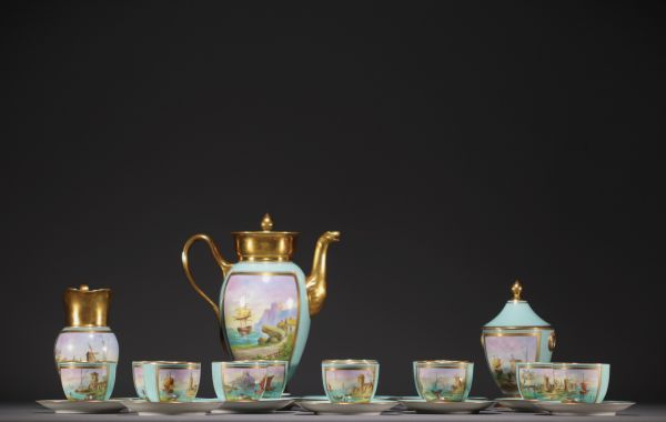 Sèvres - Service à café en porcelaine à décor de scène de marine, d'époque XIXème.