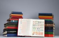 Set of 35 albums of world stamps originating from China, Europe, etc. (Lot 2)