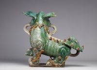 Blue glazed terracotta Fô dog temple sculpture from the Qing period (清朝)