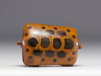 Rare snuff box in the shape of a turtle carved with inlays and nails, 19th century