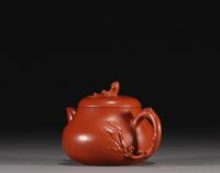 China - Set of two Yixing Chinese teapots.