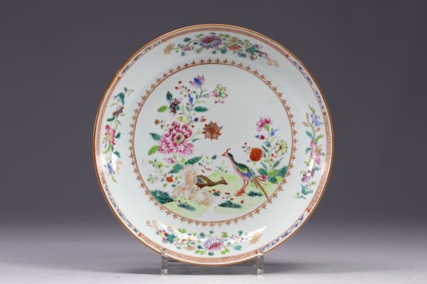 Chine - assiette en porcelaine Qianlong à décor d'oiseaux et de fleurs, XVIIIe siècle.