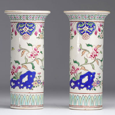 Pair of vases in the style of the rose family