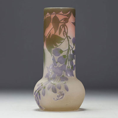 Émile GALLÉ (1846-1904) Acid-etched multi-layered glass vase decorated with wisteria.