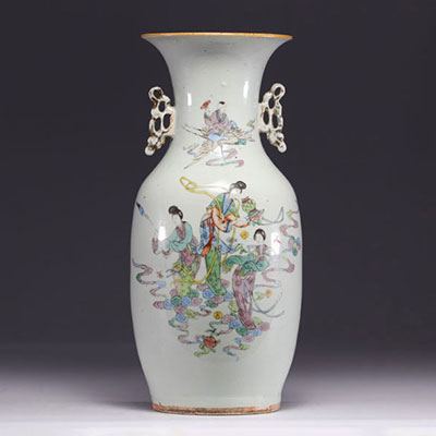 China - Famille rose vase decorated with figures, early 20th century