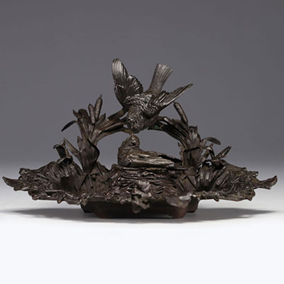 Bronze inkwell decorated with birds on a nest, 19th century.