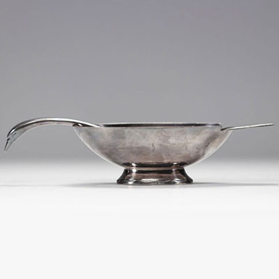 Christian FJERDINGSTAD (1891-1968) Saucière et sa cuillère à tête de cygne de la collection GALLIA pour CHIRSTOFLE