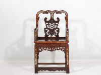 Chine - Vietnam - Fauteuil en bois exotique et incrustations de nacre pour le marché Peranakan nyonya, XIXème.