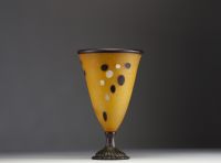 Charles SCHNEIDER (1881-1953) - Rare vase en verre multicouche dégagé à l'acide à décor de petites sphères, signature au berlingot.