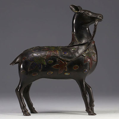 Chine - Cerf en bronze cloisonné, marque Ming sur la base.