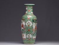 China - Green family porcelain vase decorated with warriors, 19th century.